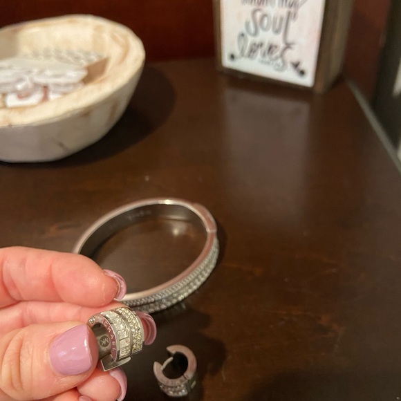 Michael Kors Cuff bracelet and earring set - Picture 4 of 4